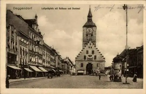 Ak Deggendorf im Bayerischen Wald Niederbayern, Luitpoldplatz, Rathaus, Denkmal