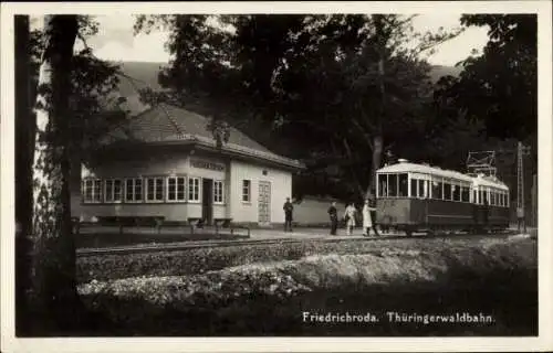 Ak Friedrichroda im Thüringer Wald, Thüringerwaldbahn, Bahnhof