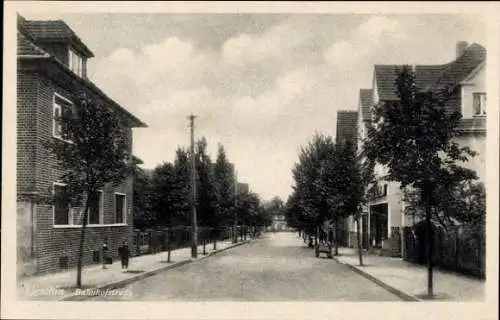 Ak Genthin, Bahnhofstraße, Wohnhäuser, Geschäft