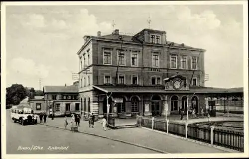 Ak Riesa an der Elbe Sachsen, Bahnhof, Autobus