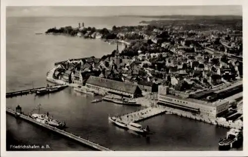 Ak Friedrichshafen am Bodensee, Fliegeraufnahme der Stadt, Hafen