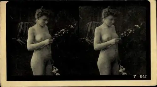 Stereo Foto Nackte Frau, Frauenakt, Blumen, Busen