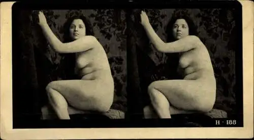 Stereo Foto Nackte Frau, Frauenakt, sitzend