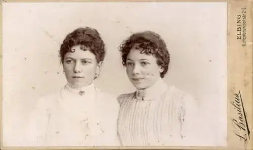 Kabinett Foto Elbląg Elbing Westpreußen, Zwei junge Frauen, Porträt