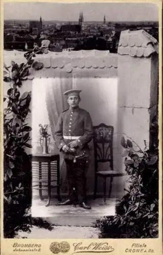 Foto Bydgoszcz Bromberg Westpreußen, Deutscher Soldat in Uniform, Dragoner Regt. 3, Standportrait