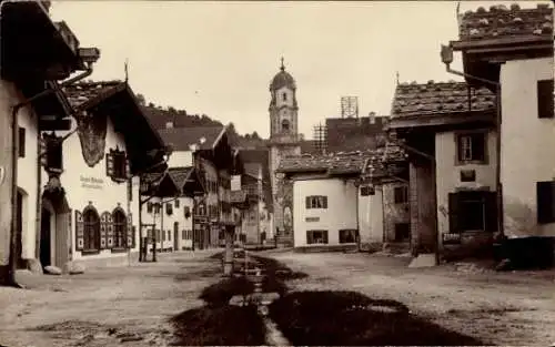 Foto Ak Mittenwald in Oberbayern, Straßenbild