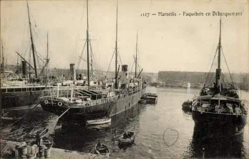 Ak Marseille Bouches du Rhône, Paquebots en Débarquement, Hafen