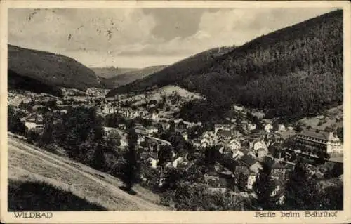 Ak Bad Wildbad im Schwarzwald, Panorama, Bahnhof