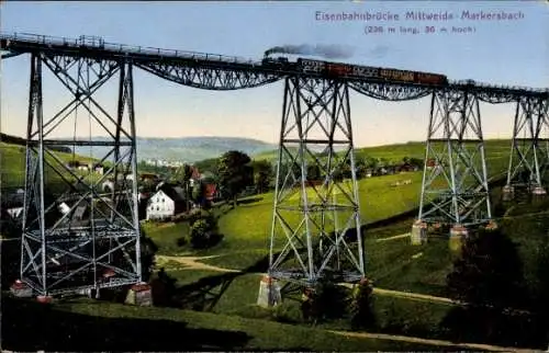 Ak Markersbach im Erzgebirge, Eisenbahnbrücke, Eisenbahn