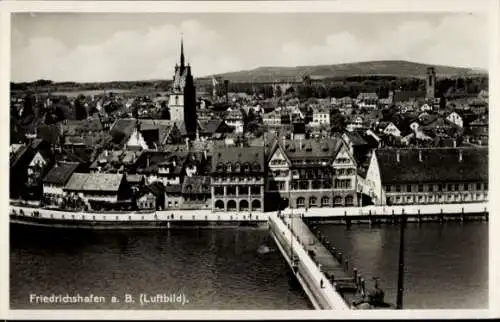 Ak Friedrichshafen am Bodensee, Luftbild vom Ort