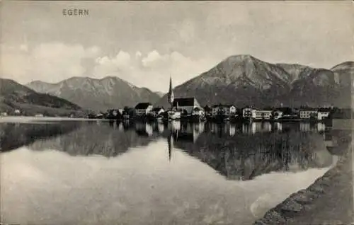 Ak Egern am Tegernsee Oberbayern, Teilansicht, Kirche, Gebirge