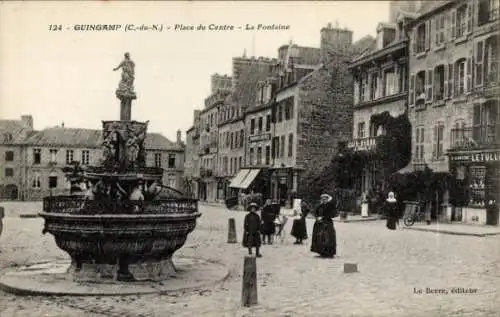 Ak Guingamp Cotes d'Amor, Place du Centre, La Fontaine