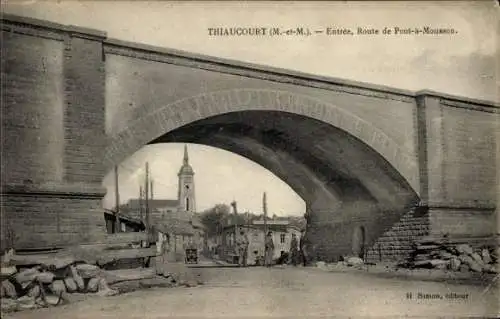 Ak Thiaucourt Meurthe et Moselle, Eingang, Route de Pont a Mousson