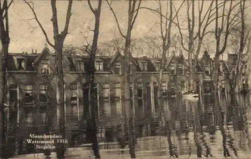 Ak Monnikendam Waterland Nordholland Niederlande, Überschwemmung 1916, Singeltje