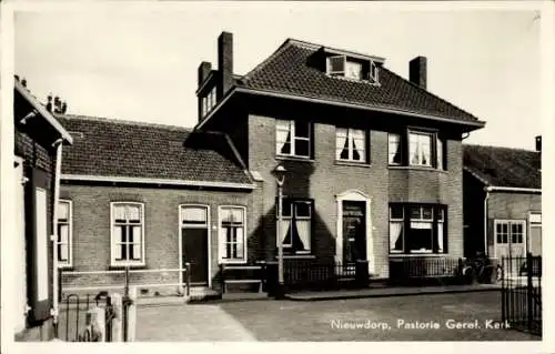 Ak Nieuwdorp Zeeland, Pastorie Geref. Kirche