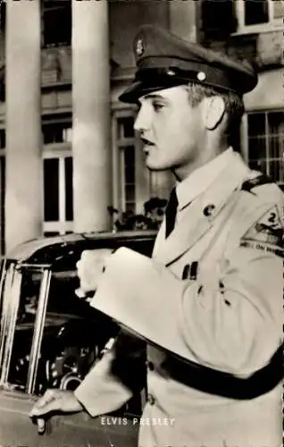 Ak Sänger und Schauspieler Elvis Presley, Portrait in Uniform, Hell on Wheels
