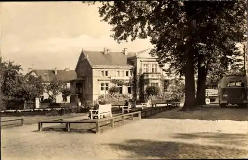 Ak Teterow im Kreis Rostock, Landwirtschaftliche Fachschule, Straßenansicht