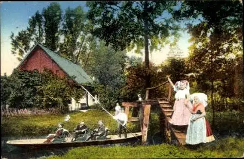 Foto Ak Frankreich, Straße, Passanten, Häuser