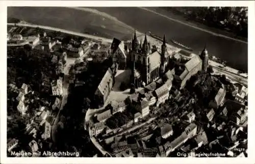 Ak Meißen an der Elbe, Teilansicht mit Albrechtsburg, Fliegeraufnahme