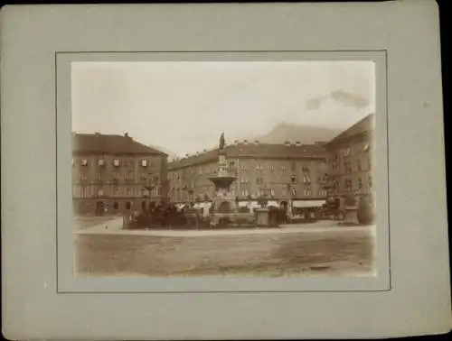 Foto Innsbruck in Tirol, Platz, Brunnen