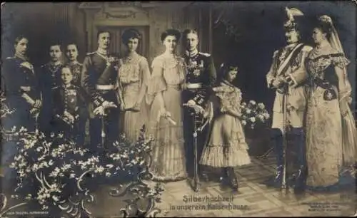 Ak Silberhochzeit Kaiser Wilhelm II, Kaiserin Auguste Viktoria, Kronprinzenpaar, Prinzen, Prinzessin