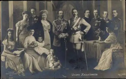 Ak Die deutsche Kaiserfamilie, Kaiser Wilhelm II, Kaiserin Auguste Viktoria, Kronprinz, Cecilie