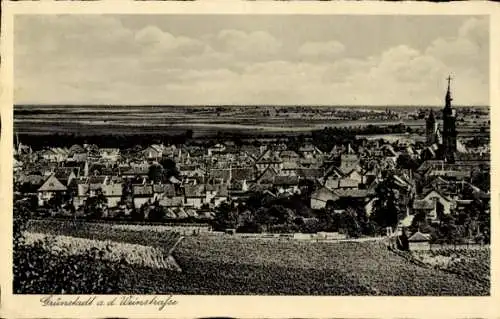 Ak Grünstadt an der Weinstraße Pfalz, Totalansicht, Kirchturm