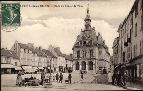 Ak La Ferte sous Jouarre Seine et Marne, Place de L'Hotel de Ville