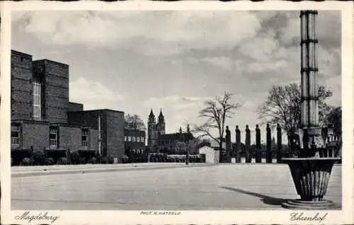 Ak Magdeburg an der Elbe, Ehrenhof, Stadthalle, Dom