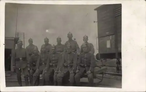 Ak Rastatt im Schwarzwald Baden, Soldaten, Uniformen, Pickelhaube