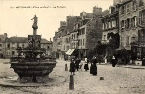 Ak Guingamp Cotes d'Amor, Place du Centre, La Fontaine