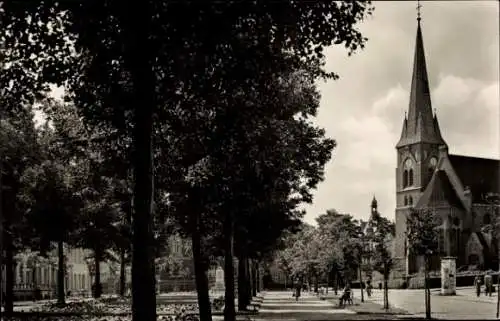 Ak Eberswalde, Karl Marx Platz mit Kirche