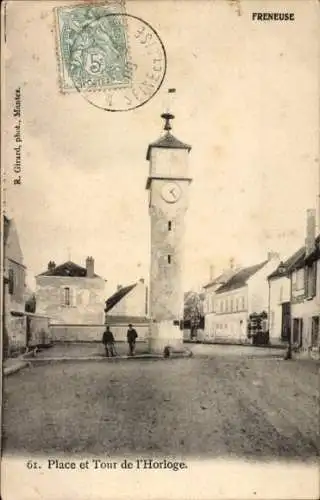 Ak Freneuse Yvelines, Place, Uhrturm