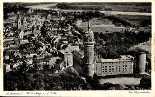 Ak Lutherstadt Wittenberg, Panorama, Schlosskirche, Fliegeraufnahme