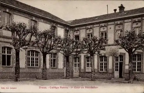 Ak Dreux Eure et Loir, College Rotrou, 1. Cour de Recreation