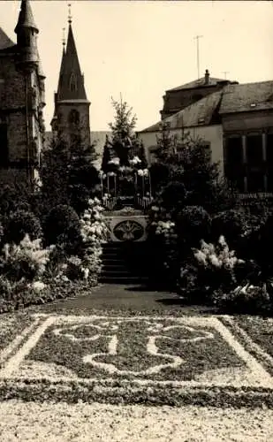 Foto Ak Ort unbekannt, Klosterhof, Kirche