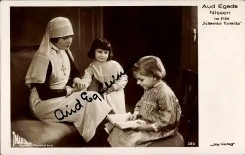 Ak Schauspielerin Aud Egede-Nissen, Kinder, Film Schwester Veronika, Autogramm