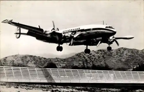 Ak Deutsches Passagierflugzeug der Lufthansa, Lockheed Super G Constellation, Landeanflug