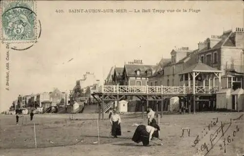 Ak Saint Aubin sur Mer Calvados, La Ball Trapp vue de la Plage