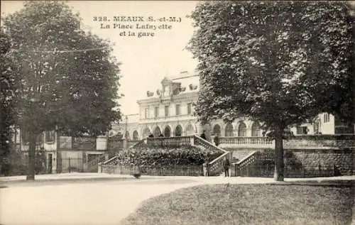 Ak Meaux Seine-et-Marne, La Place Lafayette und der Bahnhof