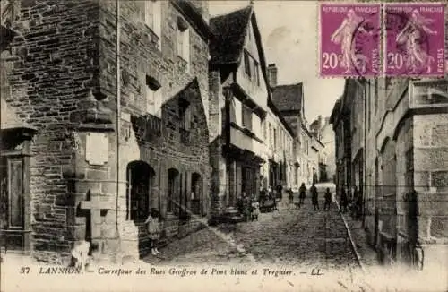 Ak Lannion Côtes d’Armor, Carrefour des Rues Geoffroy de Pont blanc et Tregnier