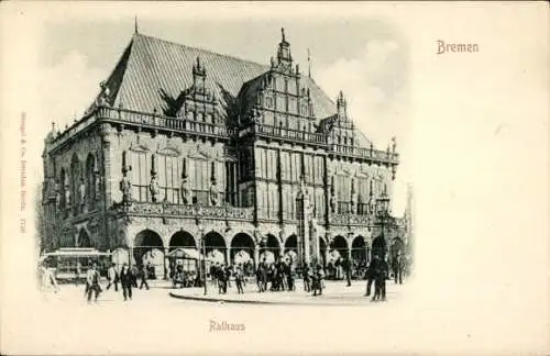 Ak Bremen, Straßenpartie mit Passanten vor dem Rathaus, Straßenbahn