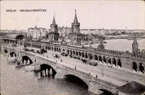 Ak Berlin Friedrichshain, Blick auf die Oberbaumbrücke, Flusspartie, Karren, Türme