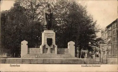 Ak Berlin Spandau, Blick auf das Bismarckdenkmal