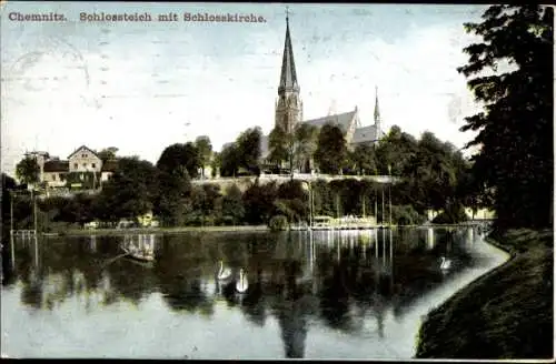 Ak Chemnitz in Sachsen, Schlossteich mit Schlosskirche, Schwäne, Boote