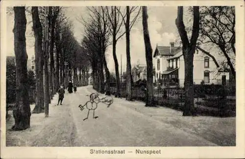 Ak Nunspeet Gelderland, Stationsstraat, Straße