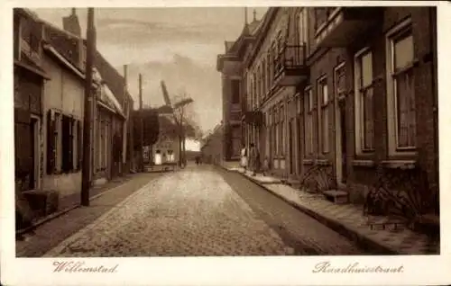 Ak Willemstad Nordbrabant Niederlande, Raadhuisstraat