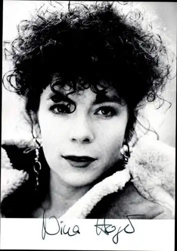 Ak Schauspielerin Nina Hoger, Portrait, Autogramm