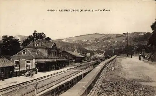 Ak Le Creusot Saône et Loire, Bahnhof, Gleisansicht