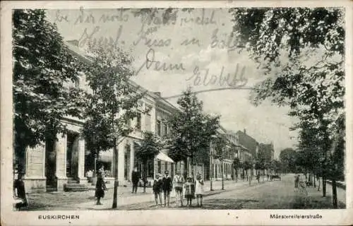 Ak Euskirchen Nordrhein Westfalen, Münstereifelerstraße, Passanten